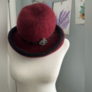 NWT ArtDeco 1920 The Mad Hatter Handmade Vintage  Wool felt cloche hat &brooch